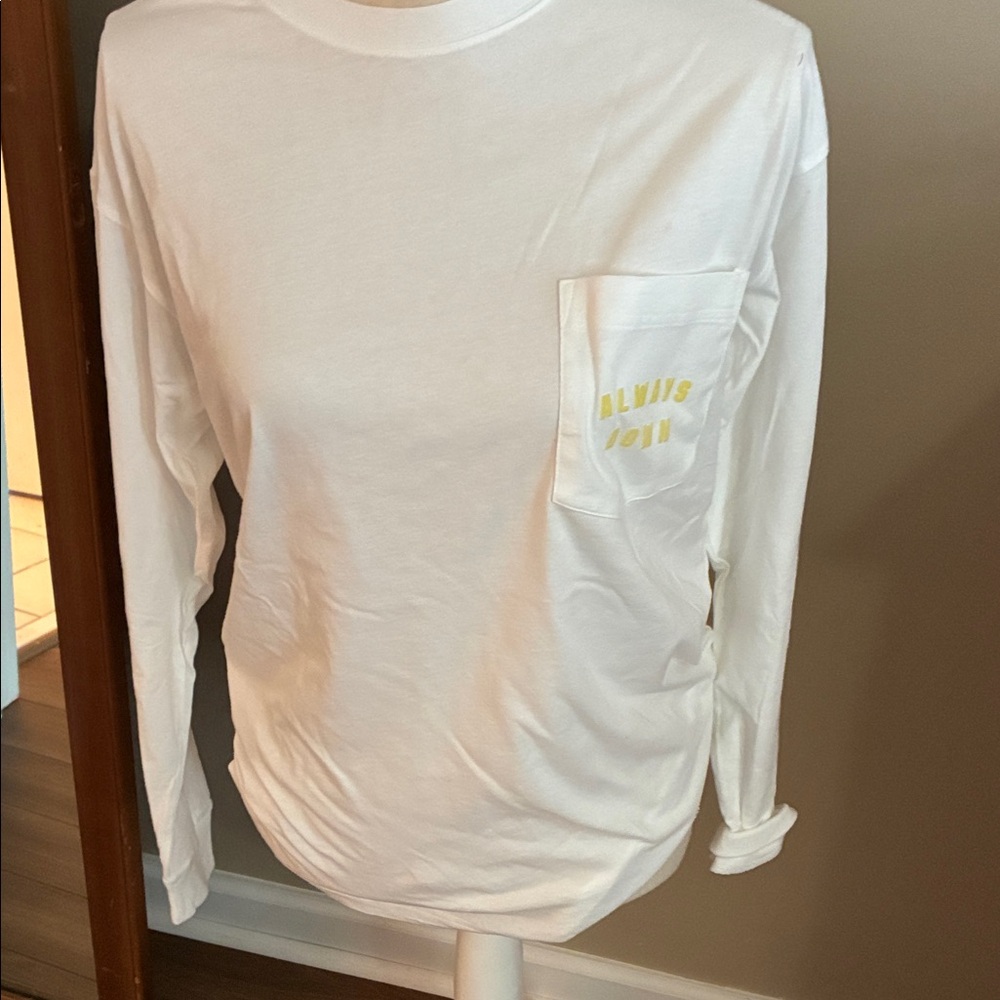 PINK Victoria's Secret White Long Sleeve Tee NWT